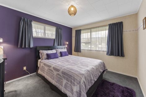 Photo of property in 30 Omaha Grove, Totara Park, Upper Hutt, 5018