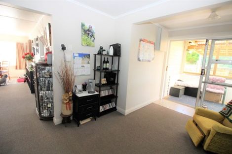 Photo of property in 3 George Street, Dannevirke, 4930