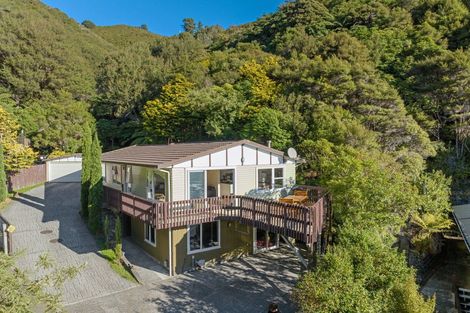 Photo of property in 10 Haven Grove, Naenae, Lower Hutt, 5011