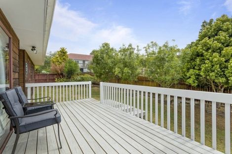 Photo of property in 3 Lorena Place, West Harbour, Auckland, 0618