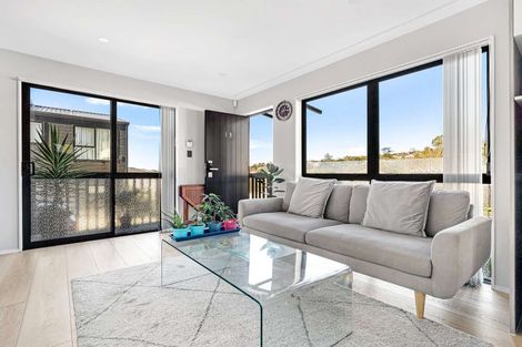 Photo of property in 1b Tacitus Place, Totara Vale, Auckland, 0629