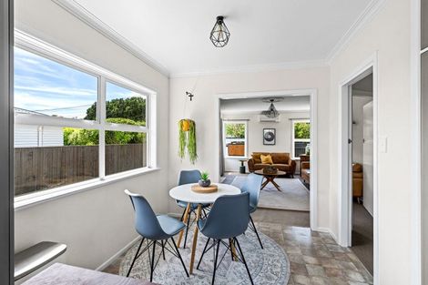 Photo of property in 10 Highbury Drive, Levin, 5510