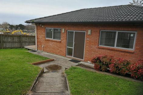 Photo of property in 11 Potter Avenue, Northcote, Auckland, 0627