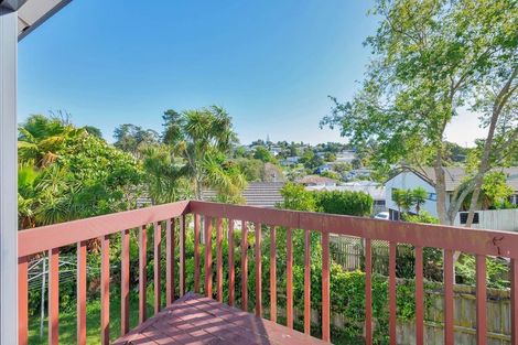 Photo of property in 11 Loughanure Place, Massey, Auckland, 0614