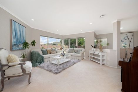 Photo of property in 22 Ballycullanie Place, Dannemora, Auckland, 2016