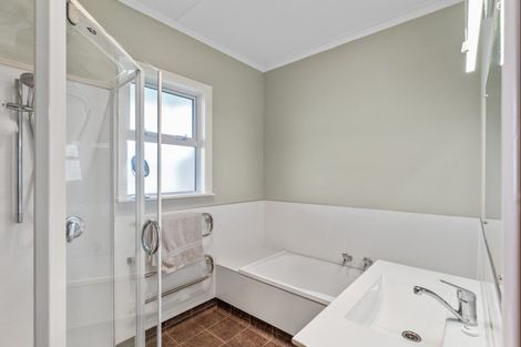 Photo of property in 12 Glen Street, Levin, 5510