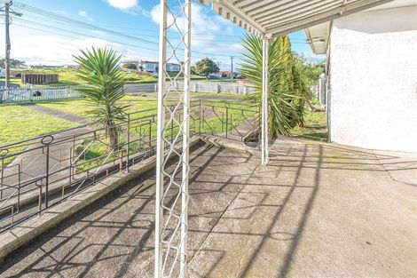Photo of property in 15 Polson Street, Castlecliff, Whanganui, 4501