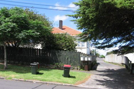 Photo of property in 4/5 Moana Avenue, Onehunga, Auckland, 1061