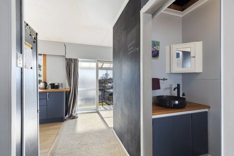 Photo of property in 52 Queens Road, Glen Avon, New Plymouth, 4312