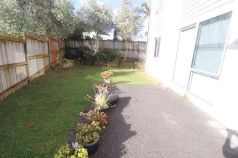 Photo of property in 7 Andy Crescent, Flat Bush, Auckland, 2016