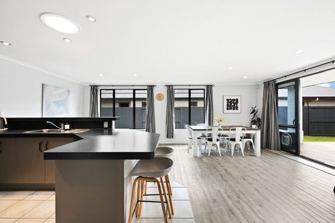 Photo of property in 6 Acton Vale, Rototuna North, Hamilton, 3210