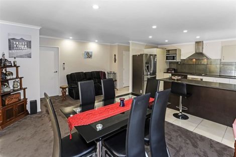 Photo of property in 9 Mccall Drive, Waiuku, 2123