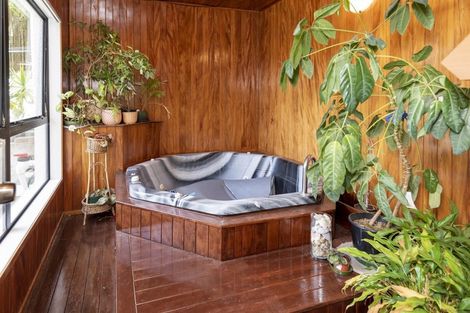 Photo of property in 79 Haseler Crescent, Howick, Auckland, 2014