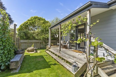 Photo of property in 175 Te Moana Road, Waikanae, 5036