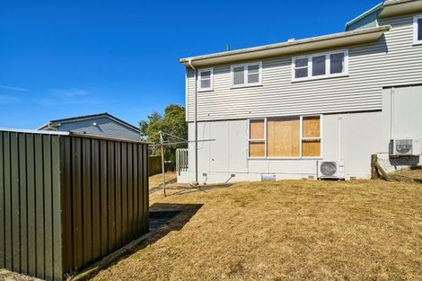 Photo of property in 3-5 York Place, Cannons Creek, Porirua, 5024