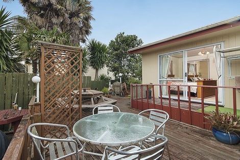 Photo of property in 18 Beach Road, Glenbrook, Waiuku, 2681