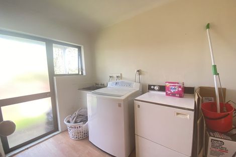 Photo of property in 50 Aviemore Drive, Highland Park, Auckland, 2010