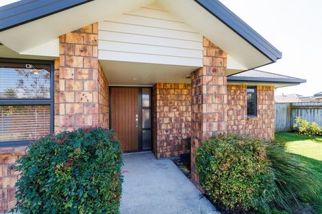 Photo of property in 14 Orlando Way, Kelvin Grove, Palmerston North, 4414