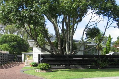 Photo of property in 8 Allington Road, Massey, Auckland, 0614