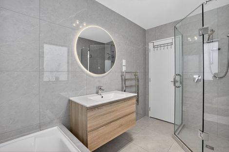 Photo of property in 57b Hogans Road, Glenfield, Auckland, 0629