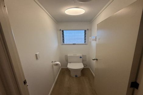 Photo of property in 14 Heather Place, Sunnynook, Auckland, 0620