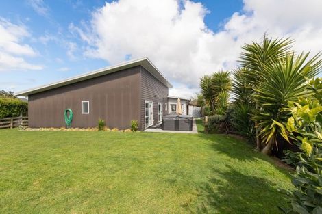 Photo of property in 14 Chatham Place, Rototuna North, Hamilton, 3210