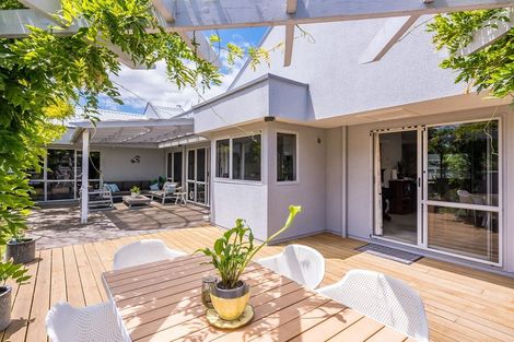 Photo of property in 2 Tainui Street, Raumati Beach, Paraparaumu, 5032