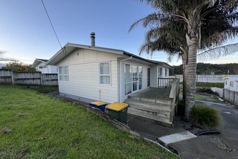 Photo of property in 230 Triangle Road, Massey, Auckland, 0614