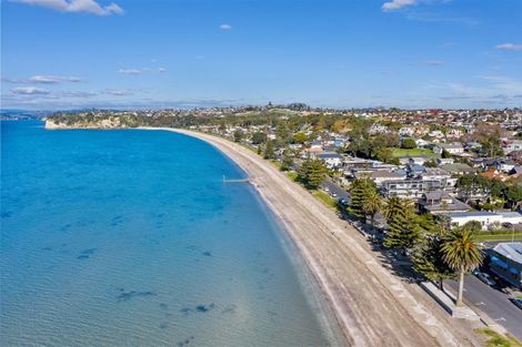 Photo of property in 5k The Esplanade, Eastern Beach, Auckland, 2012