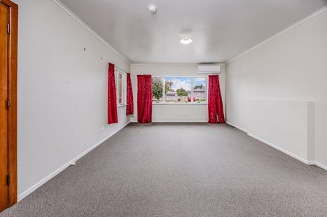 Photo of property in 33 Rollerson Street, Papakura, 2110