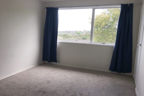 Photo of property in 21 Finn Place, Totara Vale, Auckland, 0629
