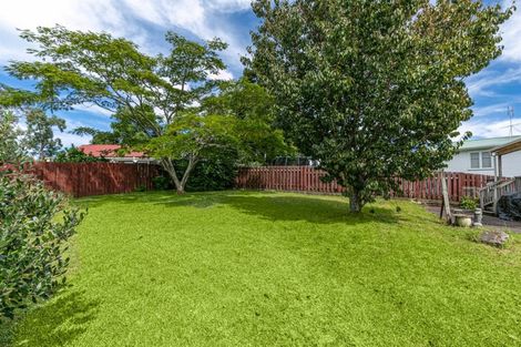 Photo of property in 17 Divich Avenue, Te Atatu South, Auckland, 0610