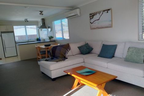 Photo of property in 10 Doone Place, Massey, Auckland, 0614