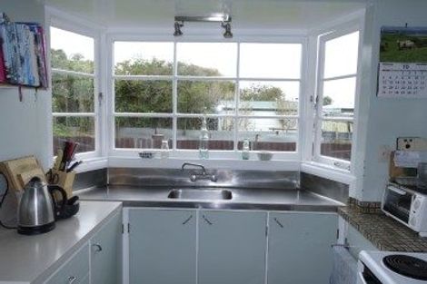 Photo of property in 1 Huia Street, Foxton Beach, Foxton, 4815