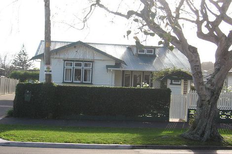 Photo of property in 25 Norton Park Avenue, Fairfield, Lower Hutt, 5011