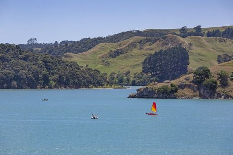 Photo of property in 77 Wallis Street, Raglan, 3225