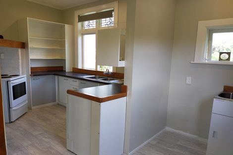 Photo of property in 142 Russell Terrace, Berhampore, Wellington, 6023