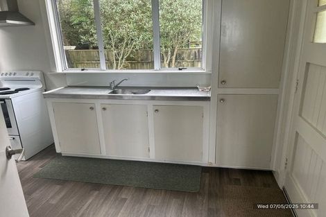 Photo of property in 27 Bulteel Street, New Plymouth, 4310