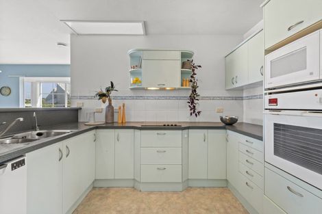 Photo of property in 111 Deep Creek Road, Torbay, Auckland, 0630