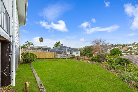 Photo of property in 13 Cherry Tree Place, Massey, Auckland, 0614