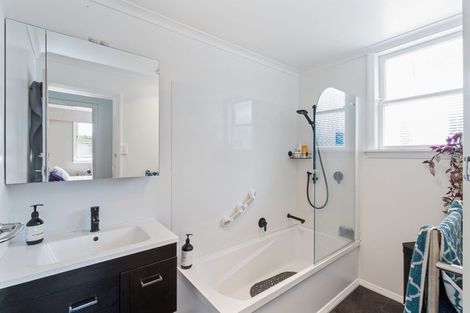 Photo of property in 5 Kawiu Road, Levin, 5510