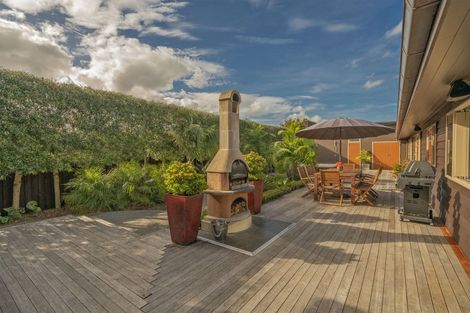 Photo of property in 16 Robinson Road, Whitianga, 3510