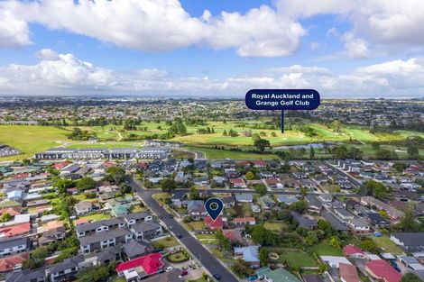 Photo of property in 10 Mccullough Avenue, Papatoetoe, Auckland, 2025