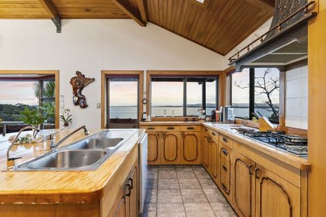 Photo of property in 16 Brigantine Drive, Beach Haven, Auckland, 0626