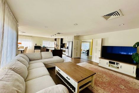 Photo of property in 5 Catlins Place, Fairview Heights, Auckland, 0632