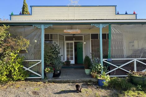Photo of property in Saddlery Cottage, 3245 Paparoa-oakleigh Road, Paparoa, 0571