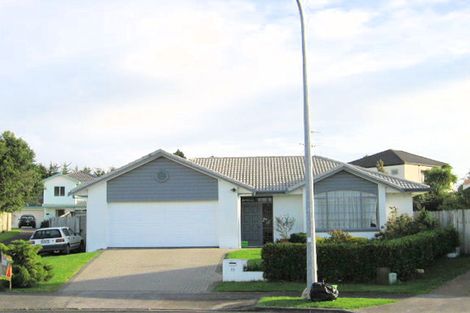 Photo of property in 16 Marbeth Court, Botany Downs, Auckland, 2010