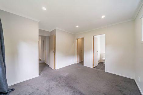 Photo of property in 9 Lowry Heights, Stokes Valley, Lower Hutt, 5019