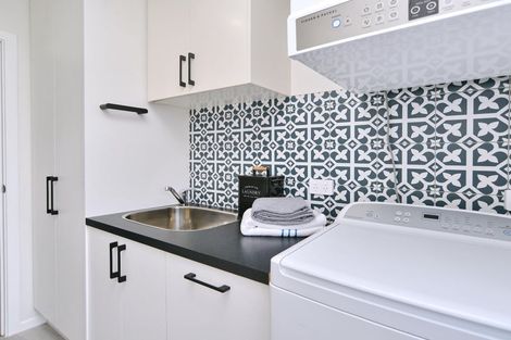 Photo of property in 25 Dunstan Crescent, Hornby, Christchurch, 8042