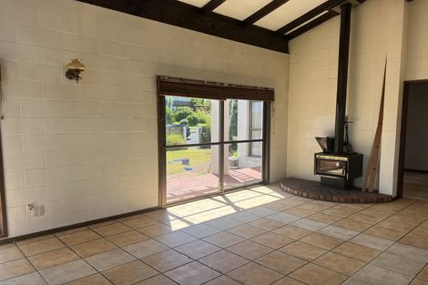 Photo of property in 96 Becroft Drive, Forrest Hill, Auckland, 0620